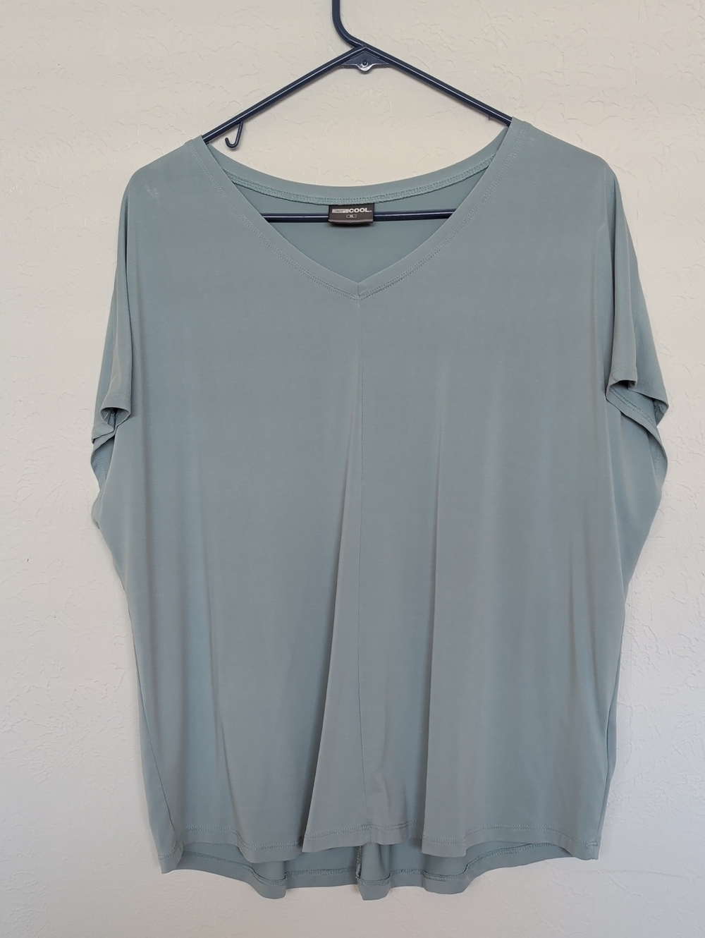 32° Cool Light Blue V-Neck Short Sleeve Tee